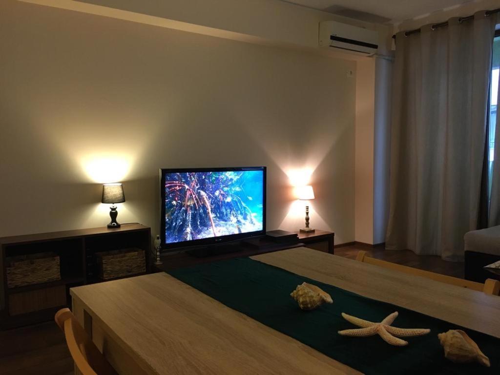 Sea Escape Apartment Мамая Екстер'єр фото